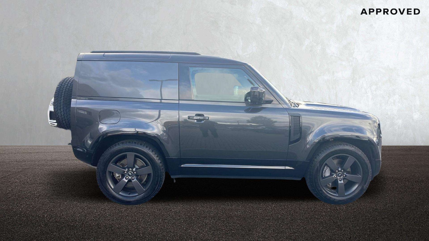 Used Land Rover Defender 2023 for sale - 76460435: Photo 5