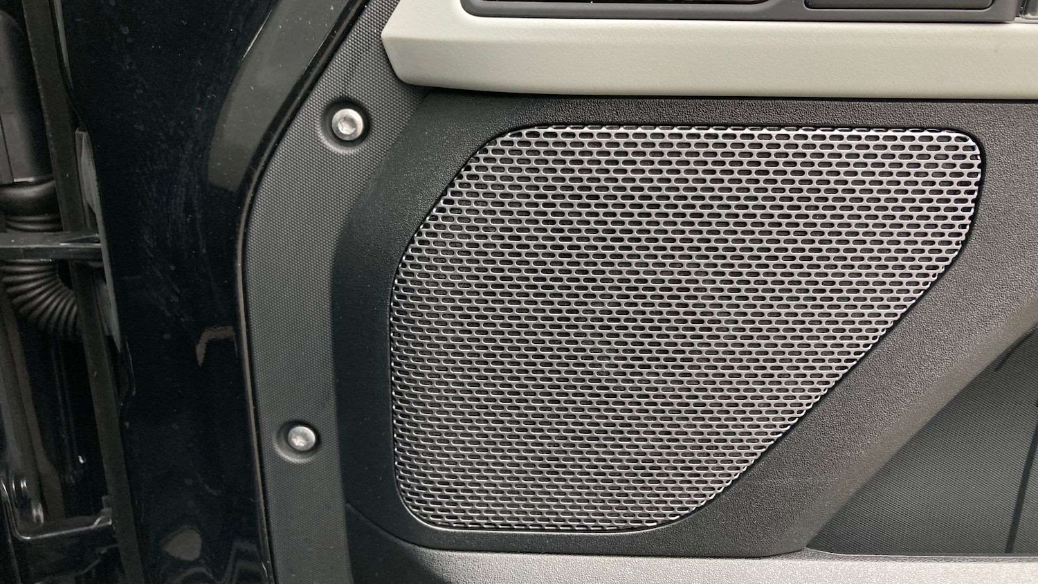 Used Land Rover Defender 2024 for sale - 76460061: Photo 24