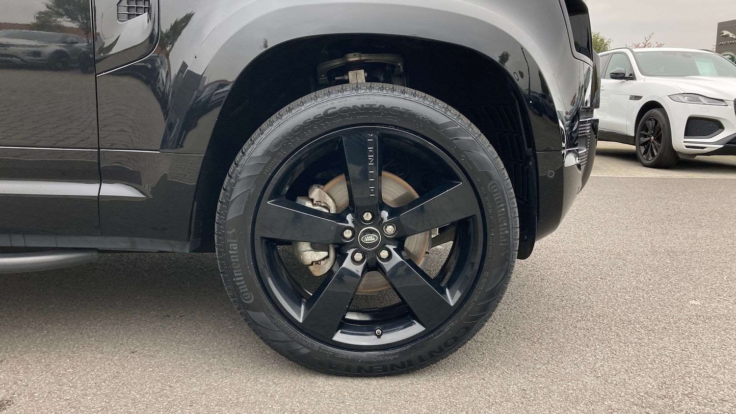 Used Land Rover Defender 2024 for sale - 76460061: Photo 30