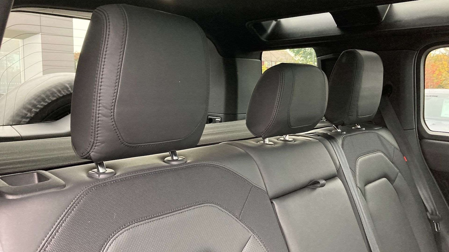 Used Land Rover Defender 2024 for sale - 76460061: Photo 32