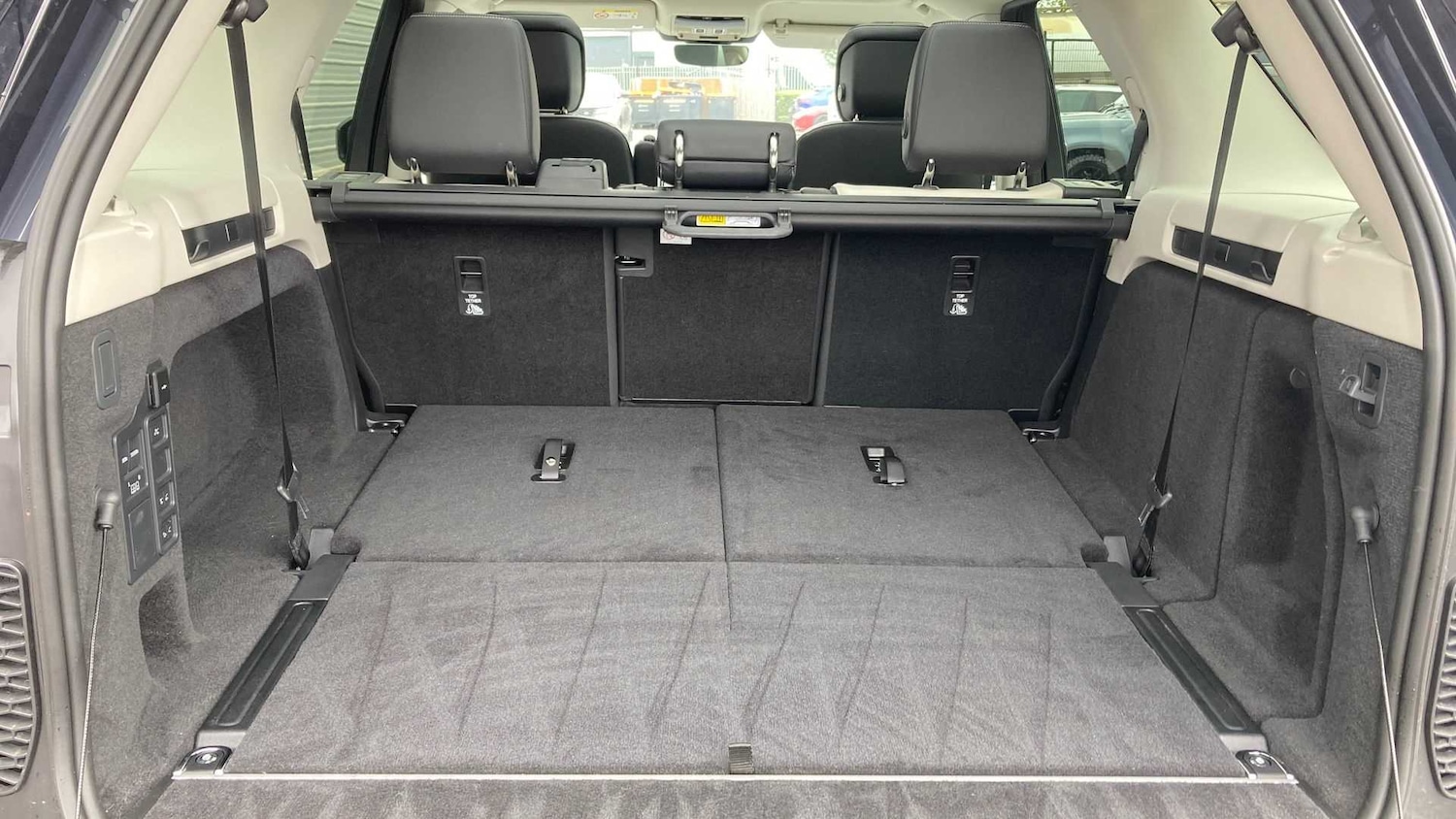 Used Land Rover Discovery 2025 for sale - 76460389: Photo 10