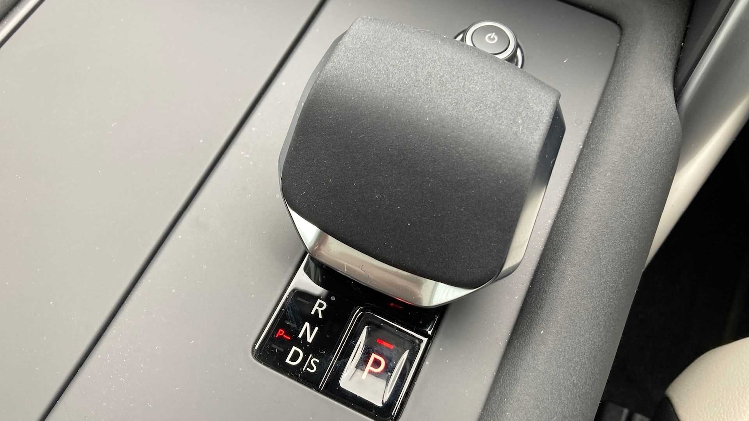 Used Land Rover Discovery 2025 for sale - 76460389: Photo 13