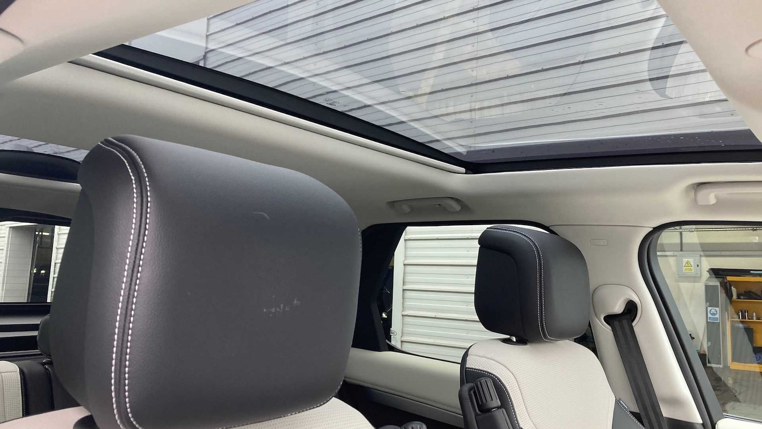 Used Land Rover Discovery 2025 for sale - 76460389: Photo 21