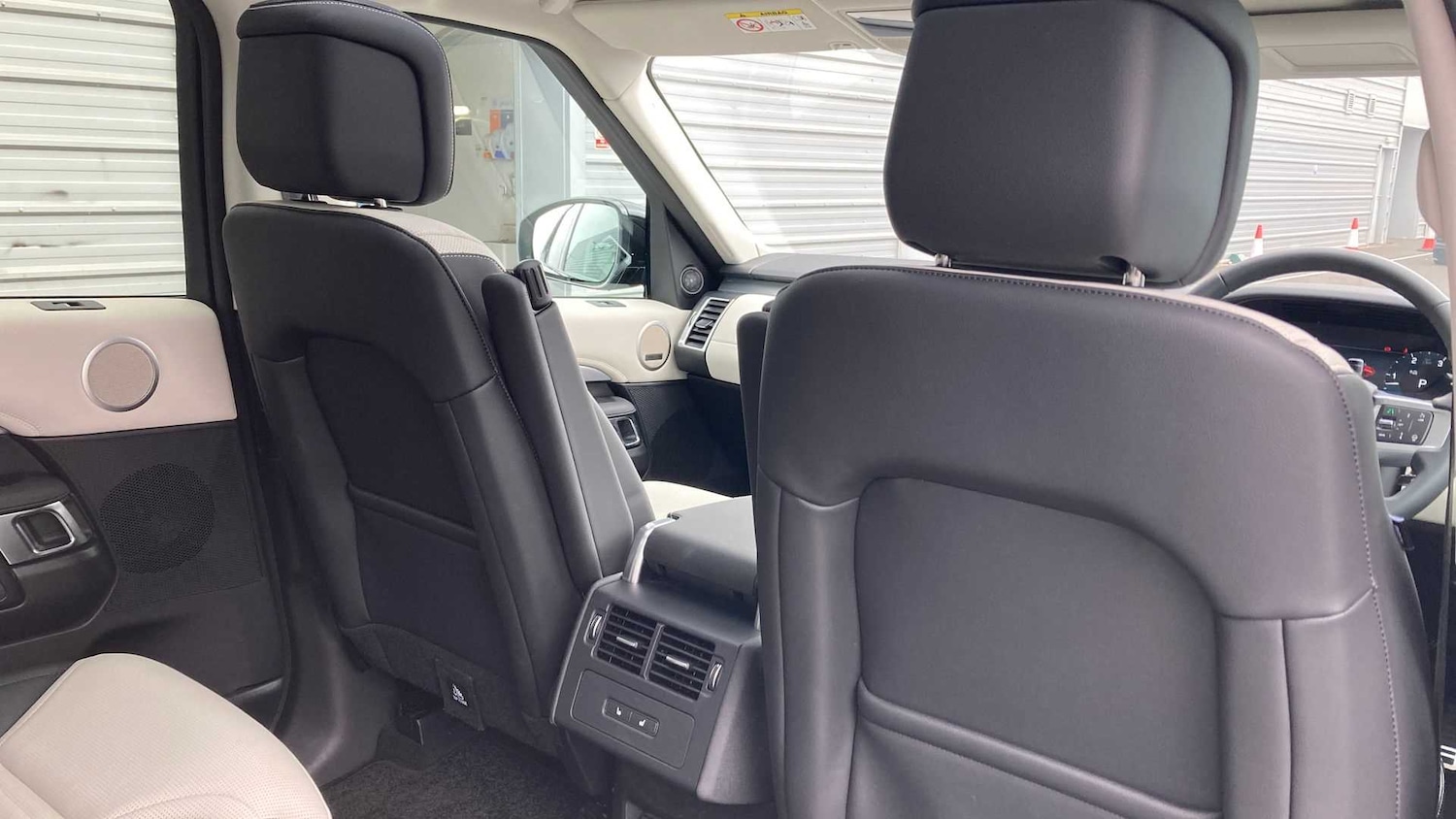 Used Land Rover Discovery 2025 for sale - 76460389: Photo 28