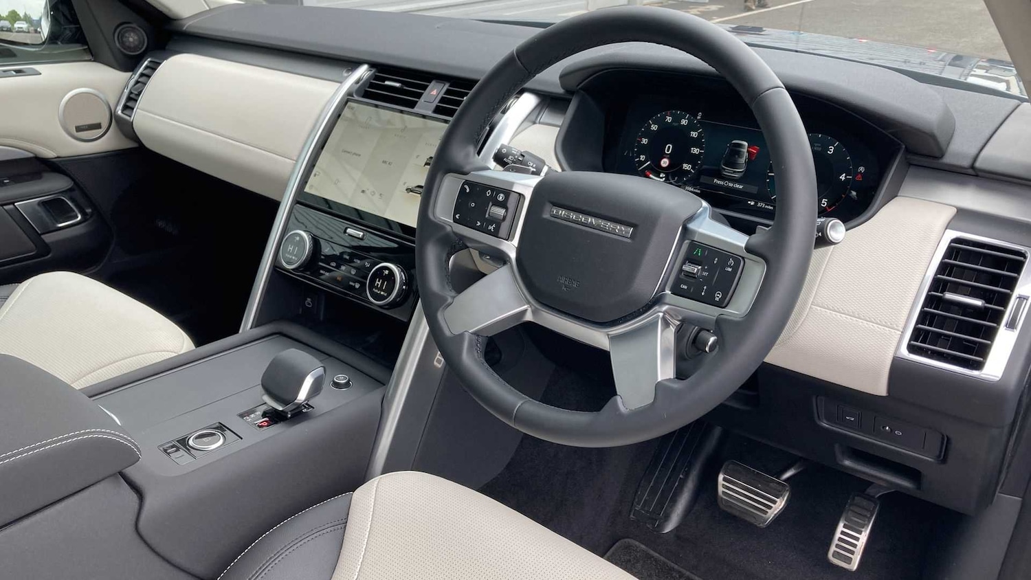 Used Land Rover Discovery 2025 for sale - 76460389: Photo 32