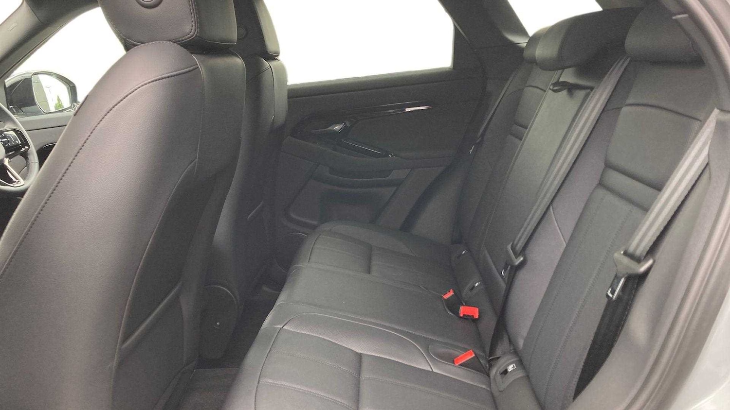Used Land Rover Range Rover Evoque 2025 for sale - 76460542: Photo 4