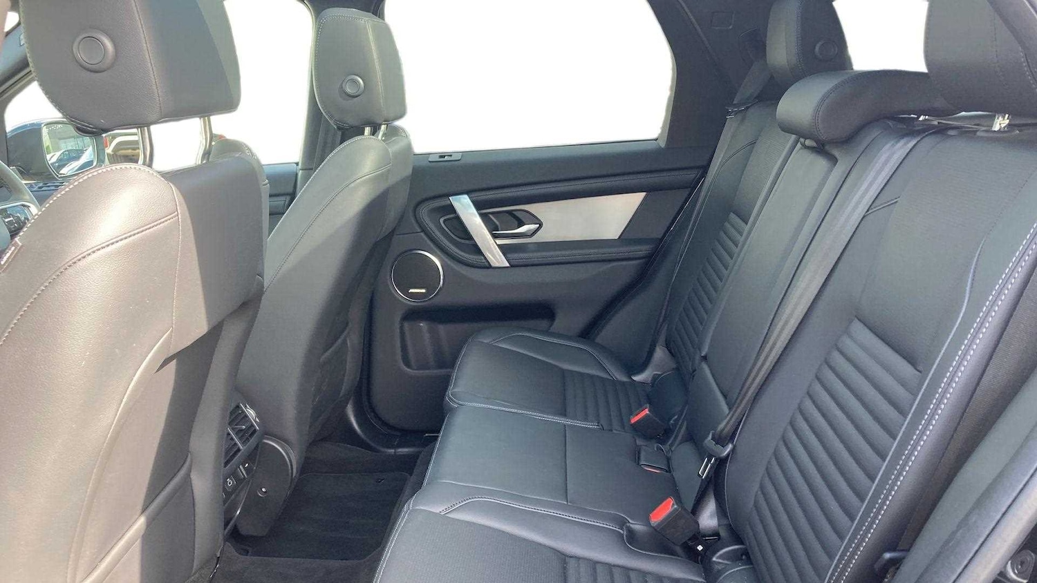 Used Land Rover Discovery Sport 2025 for sale - 76460098: Photo 4