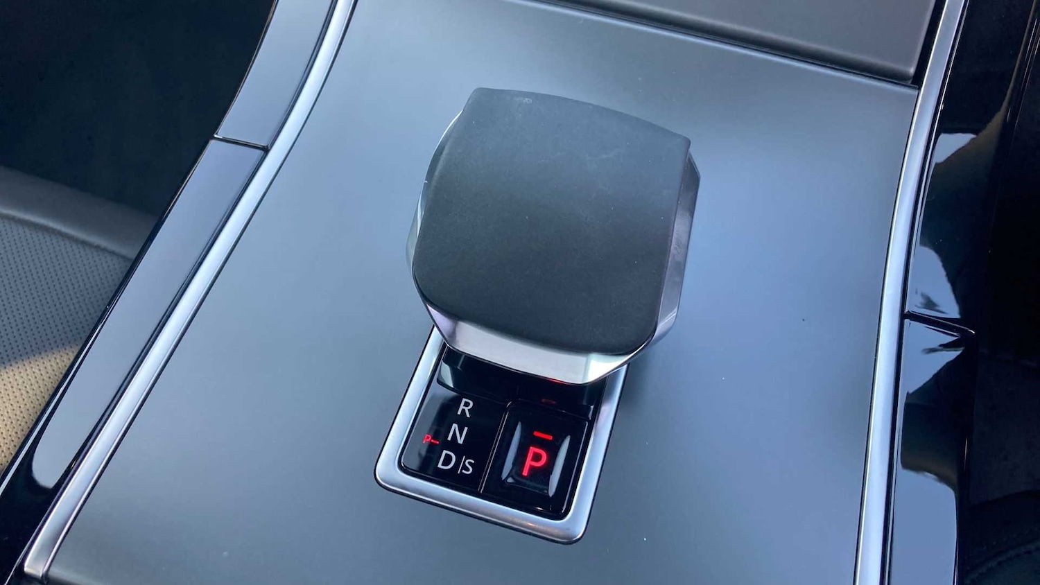 Used Land Rover Range Rover Velar 2024 for sale - 77194667: Photo 13