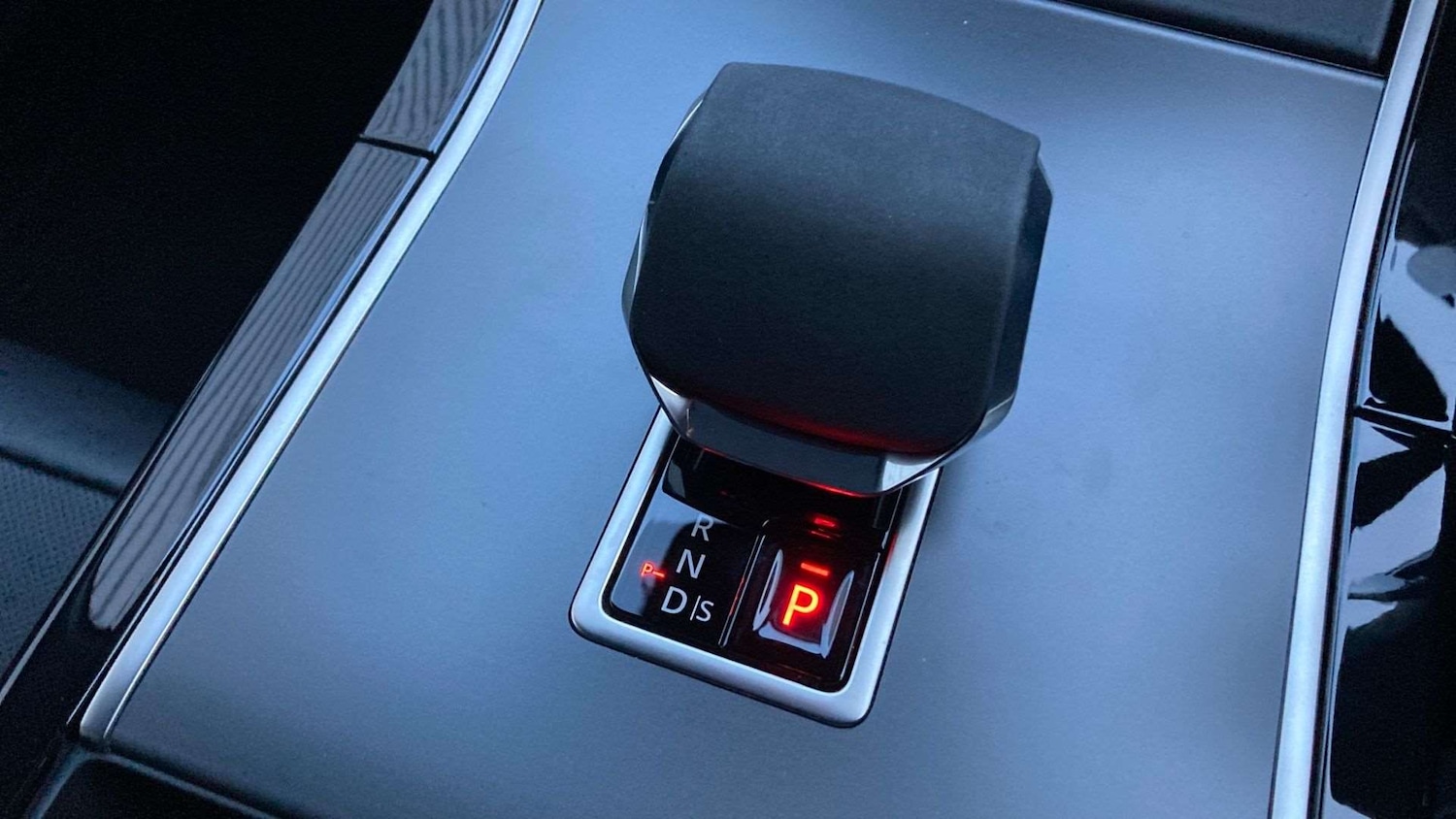 Used Land Rover Range Rover Velar 2025 for sale - 76902458: Photo 13