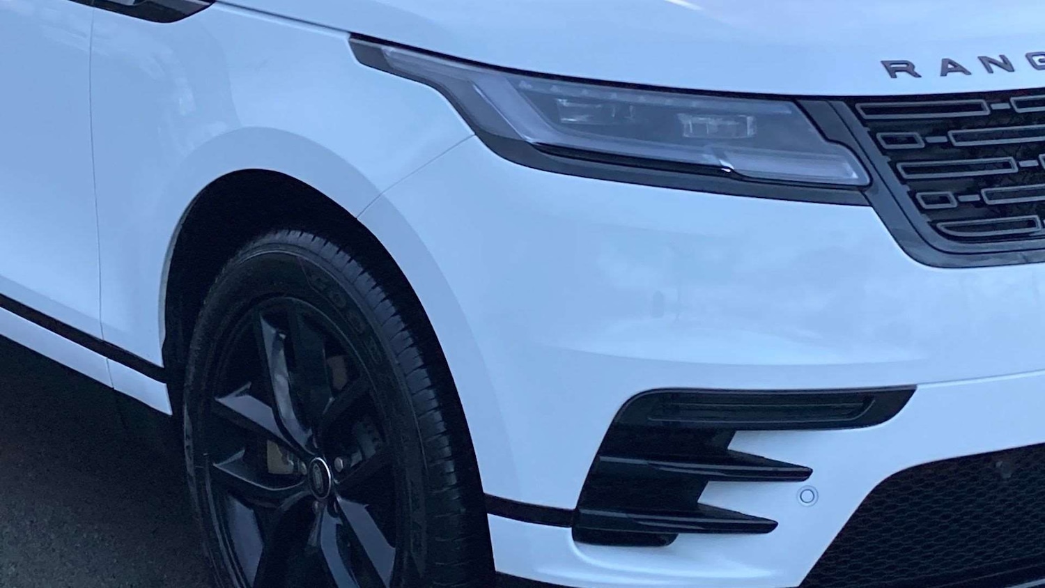 Used Land Rover Range Rover Velar 2025 for sale - 76902458: Photo 17