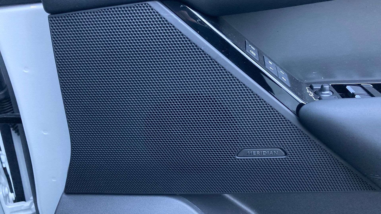 Used Land Rover Range Rover Velar 2025 for sale - 76902458: Photo 24