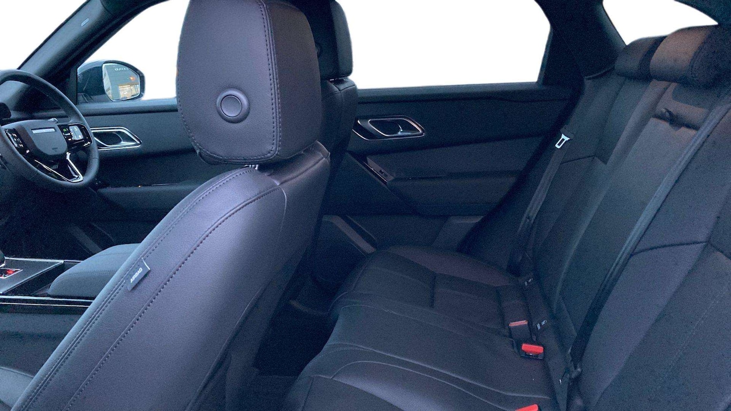 Used Land Rover Range Rover Velar 2025 for sale - 76902458: Photo 4