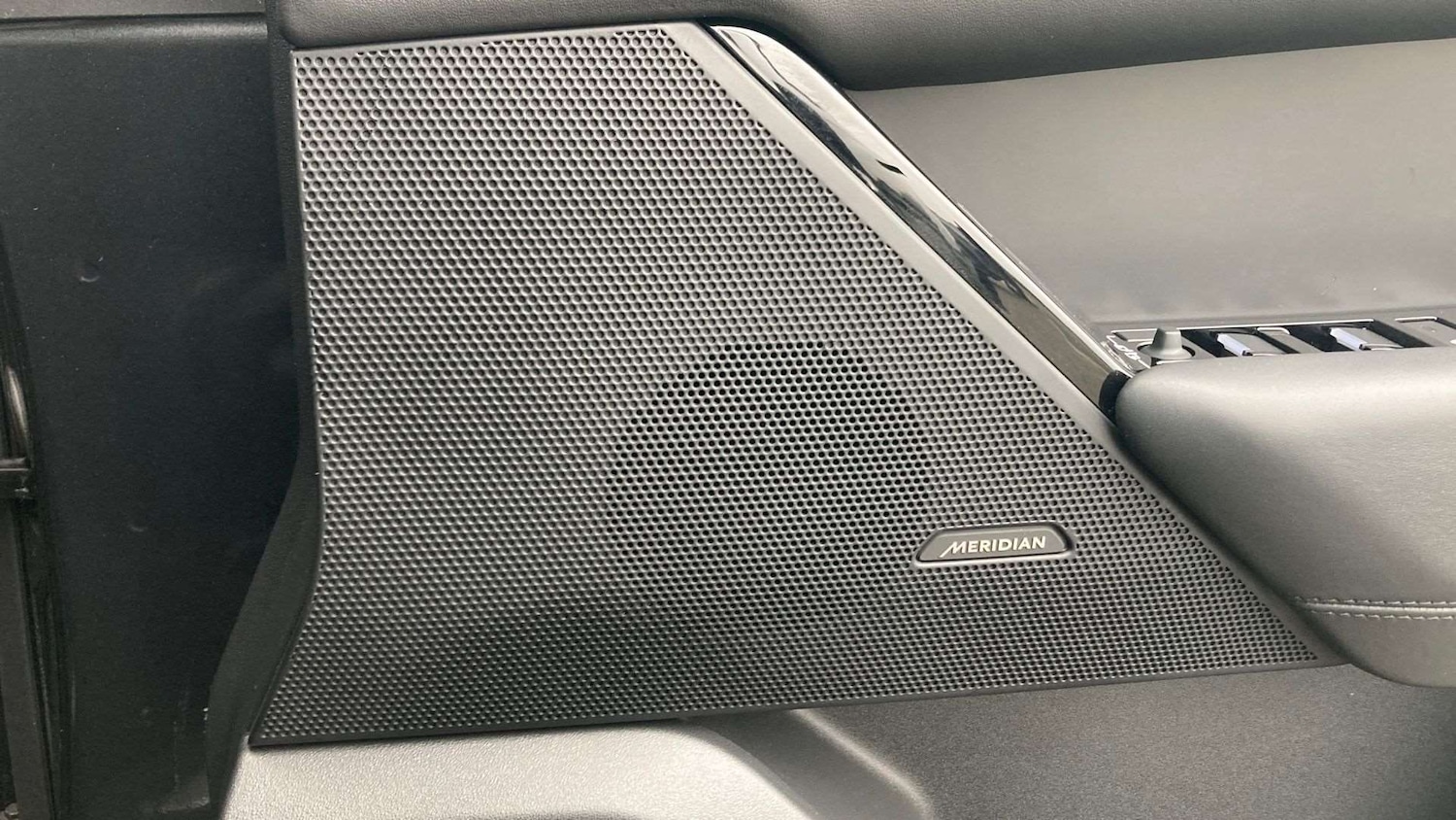 Used Land Rover Range Rover Velar 2024 for sale - 77589003: Photo 24