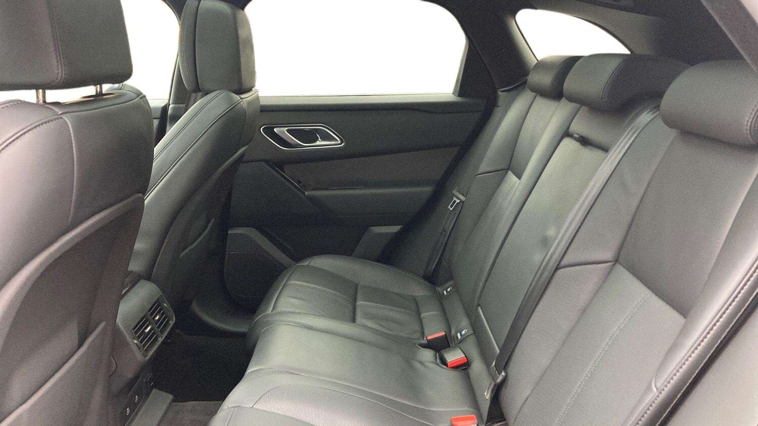 Used Land Rover Range Rover Velar 2024 for sale - 77589003: Photo 4