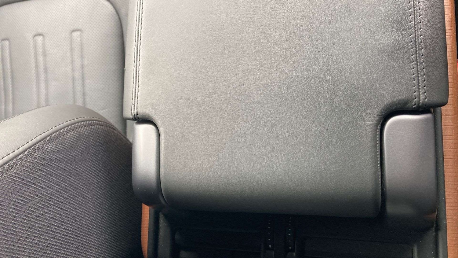 Used Land Rover Defender 2023 for sale - 76460039: Photo 18