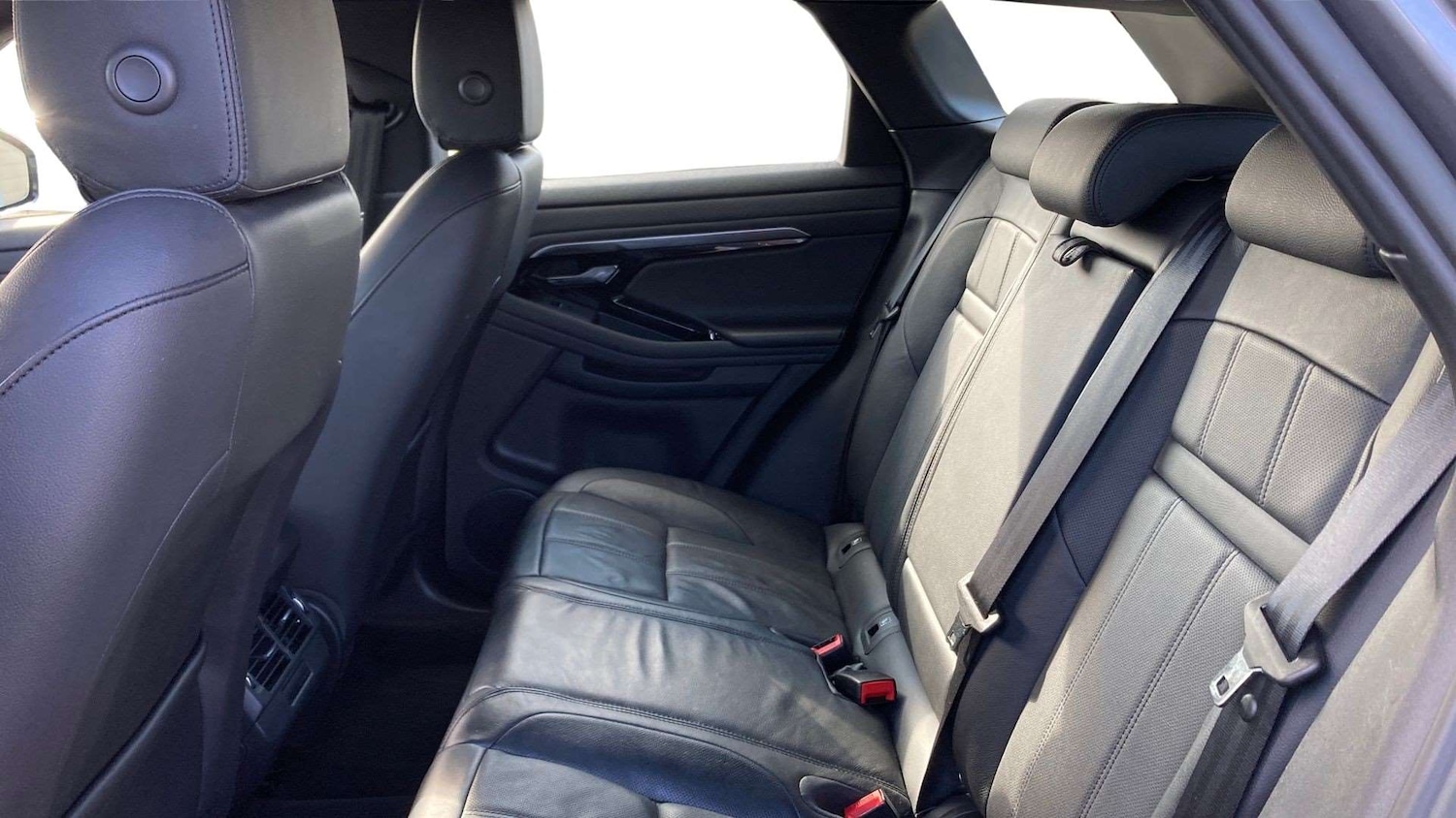 Used Land Rover Range Rover Evoque 2022 for sale - 76610560: Photo 4