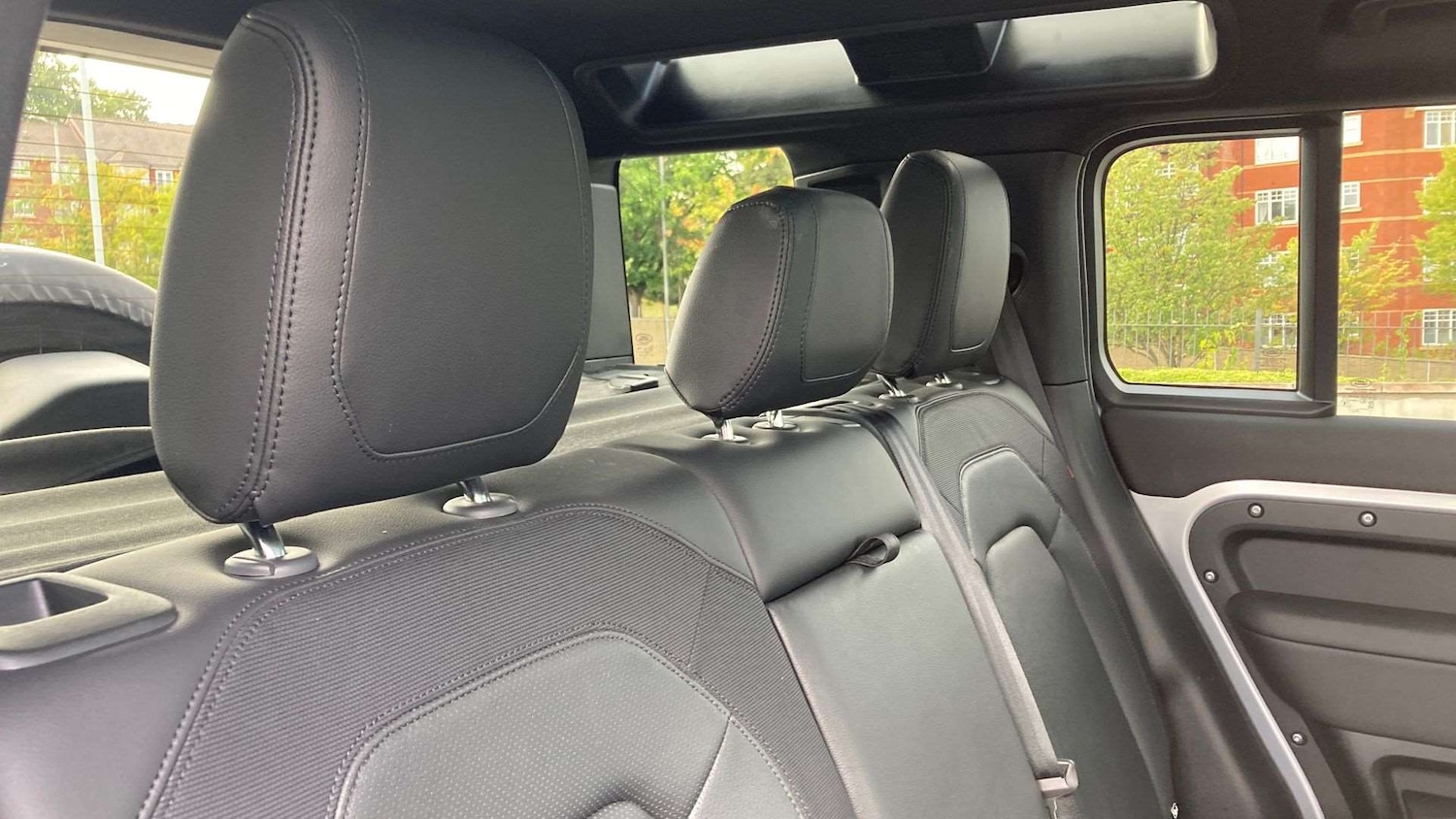 Used Land Rover Defender 2024 for sale - 76460678: Photo 30