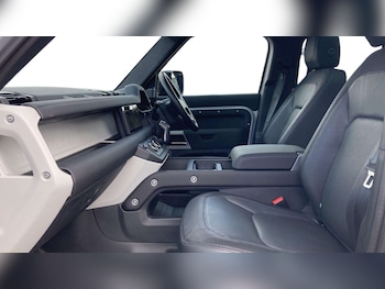 Used Land Rover Defender 2024 for sale - 76460678: Photo