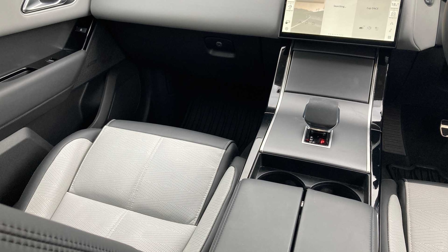 Used Land Rover Range Rover Velar 2024 for sale - 76459891: Photo 22