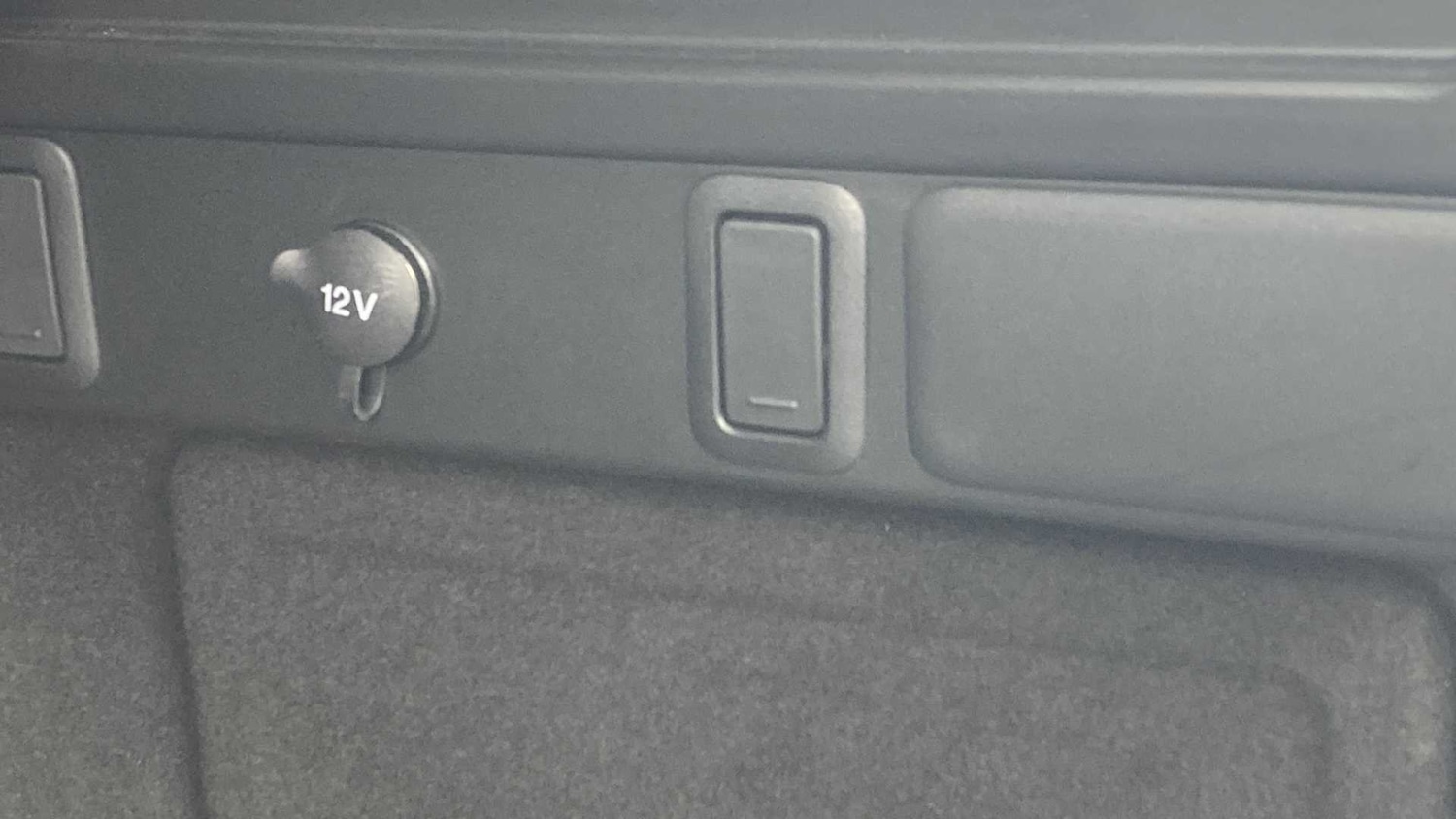 Used Land Rover Range Rover Velar 2024 for sale - 76459891: Photo 24