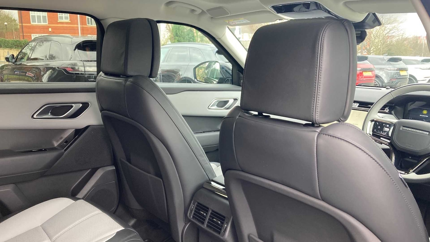 Used Land Rover Range Rover Velar 2024 for sale - 76459891: Photo 27