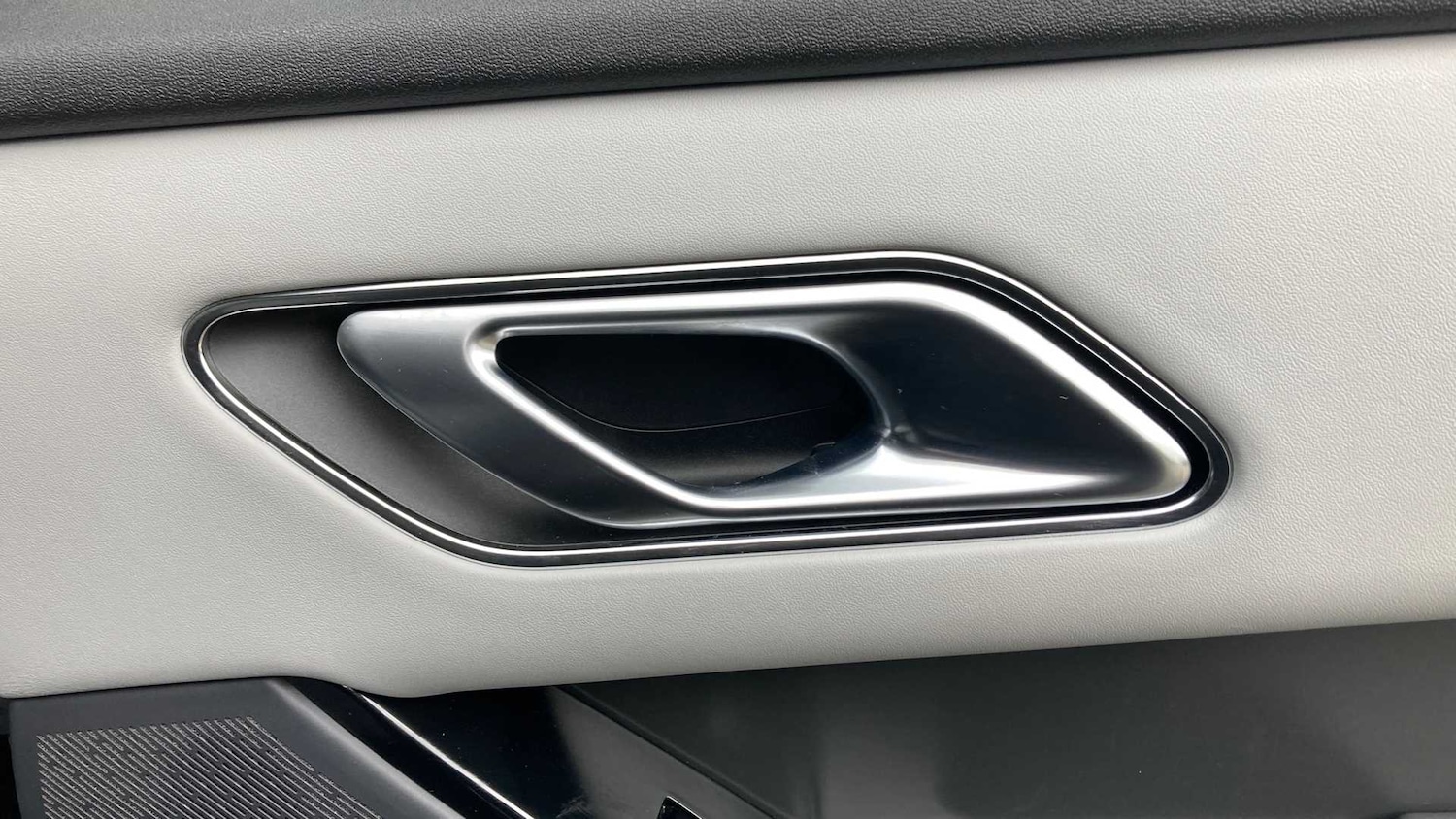 Used Land Rover Range Rover Velar 2024 for sale - 76459891: Photo 30