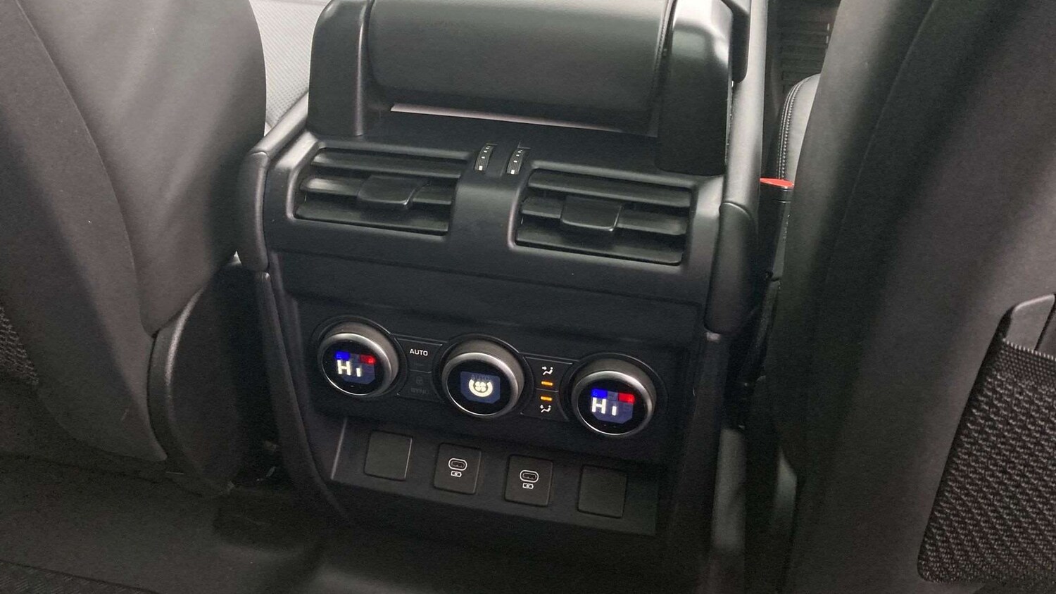 Used Land Rover Defender 2025 for sale - 77588985: Photo 18