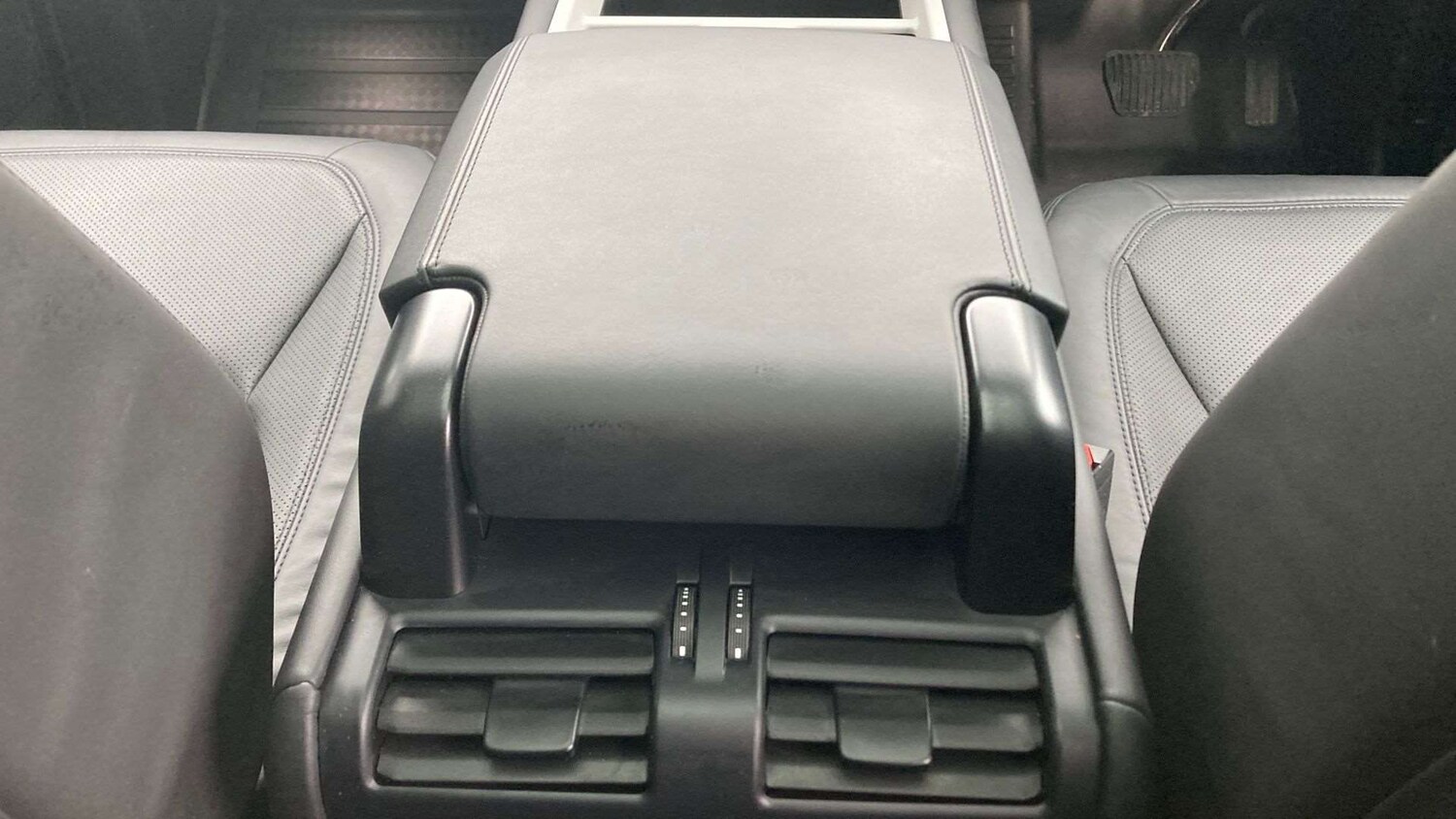 Used Land Rover Defender 2025 for sale - 77588985: Photo 32