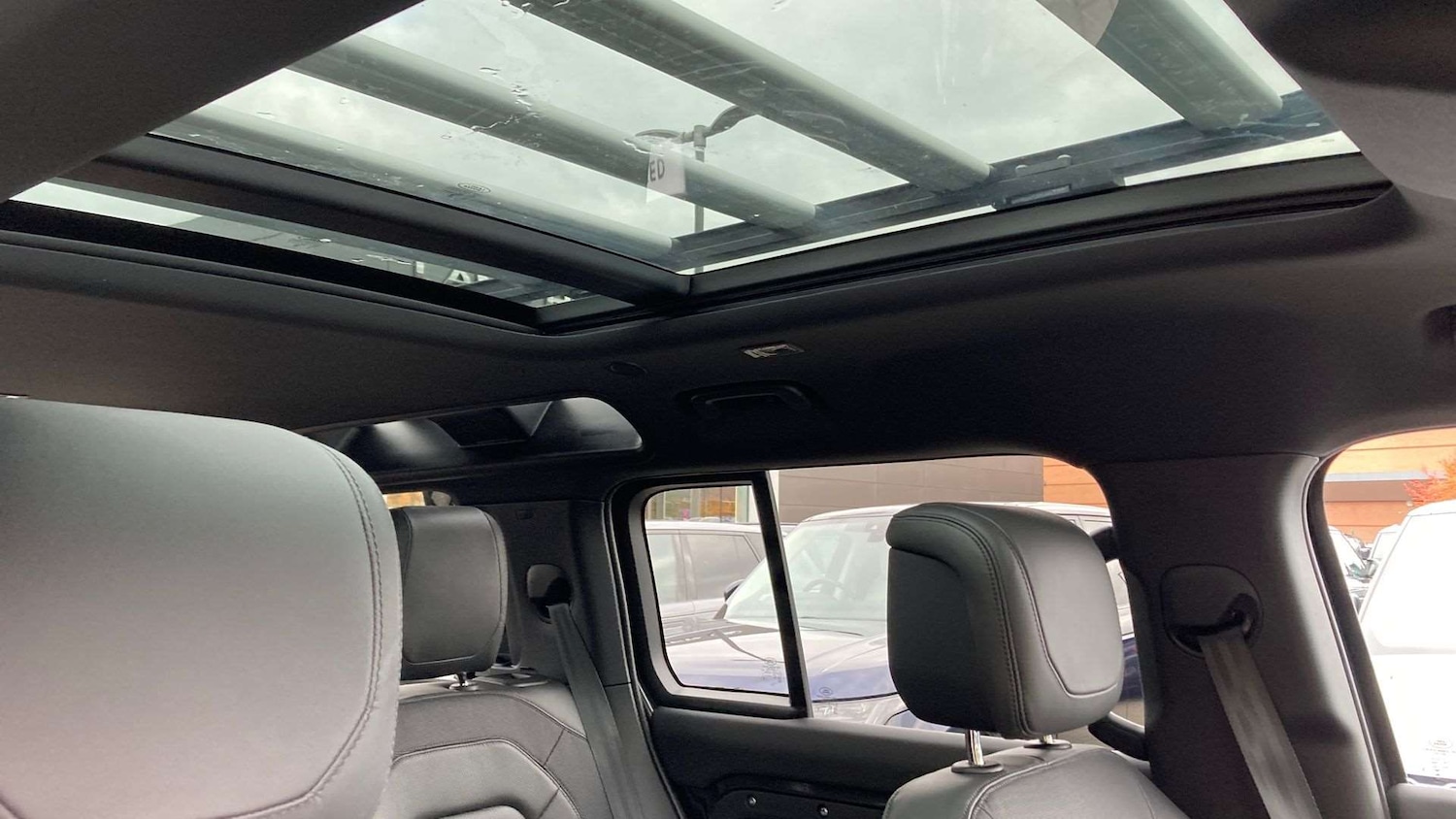 Used Land Rover Defender 2024 for sale - 76460242: Photo 21