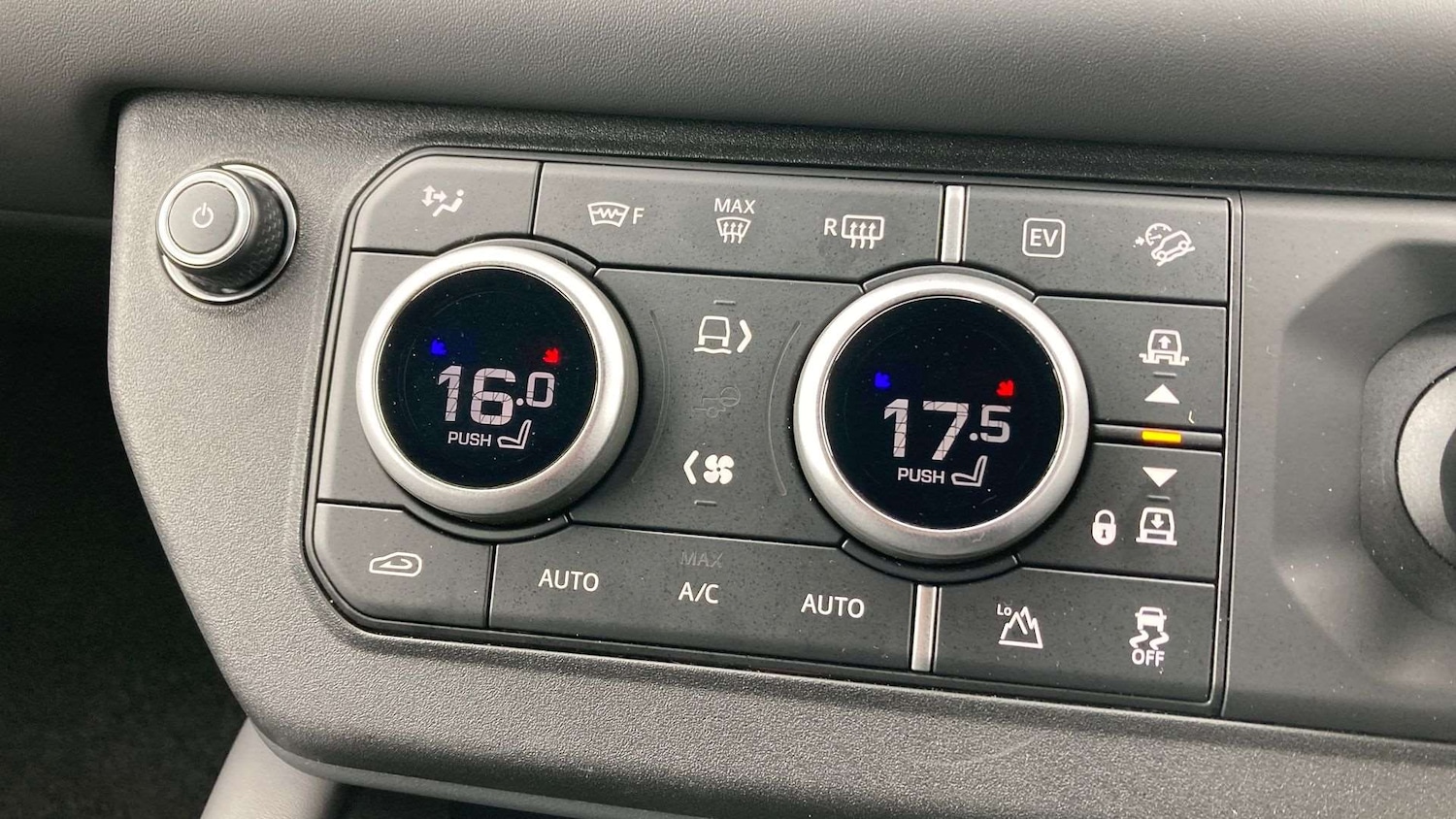 Used Land Rover Defender 2024 for sale - 76460242: Photo 29