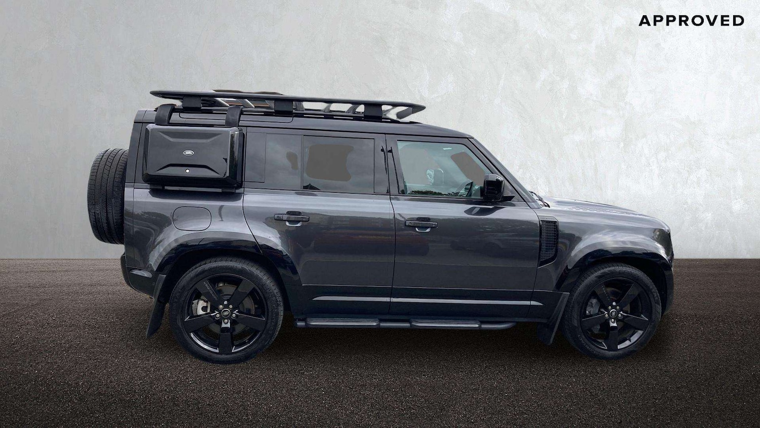 Used Land Rover Defender 2024 for sale - 76460242: Photo 5