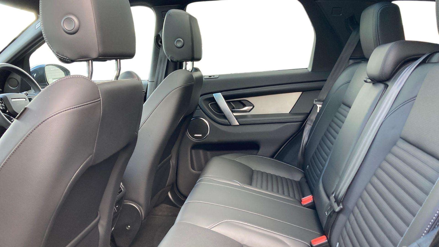 Used Land Rover Discovery Sport 2025 for sale - 76459967: Photo 4