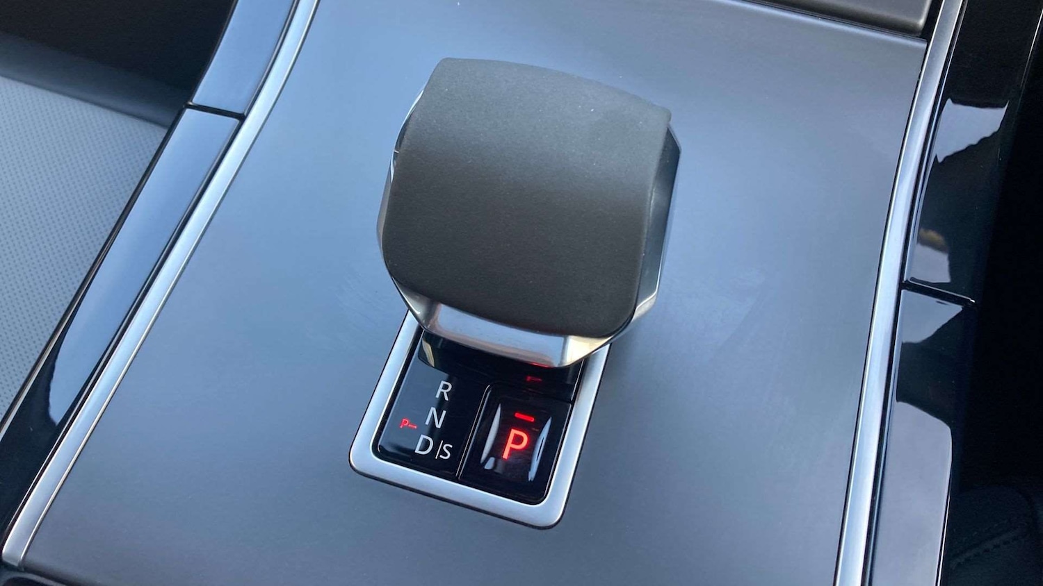 Used Land Rover Range Rover Velar 2023 for sale - 76460549: Photo 13