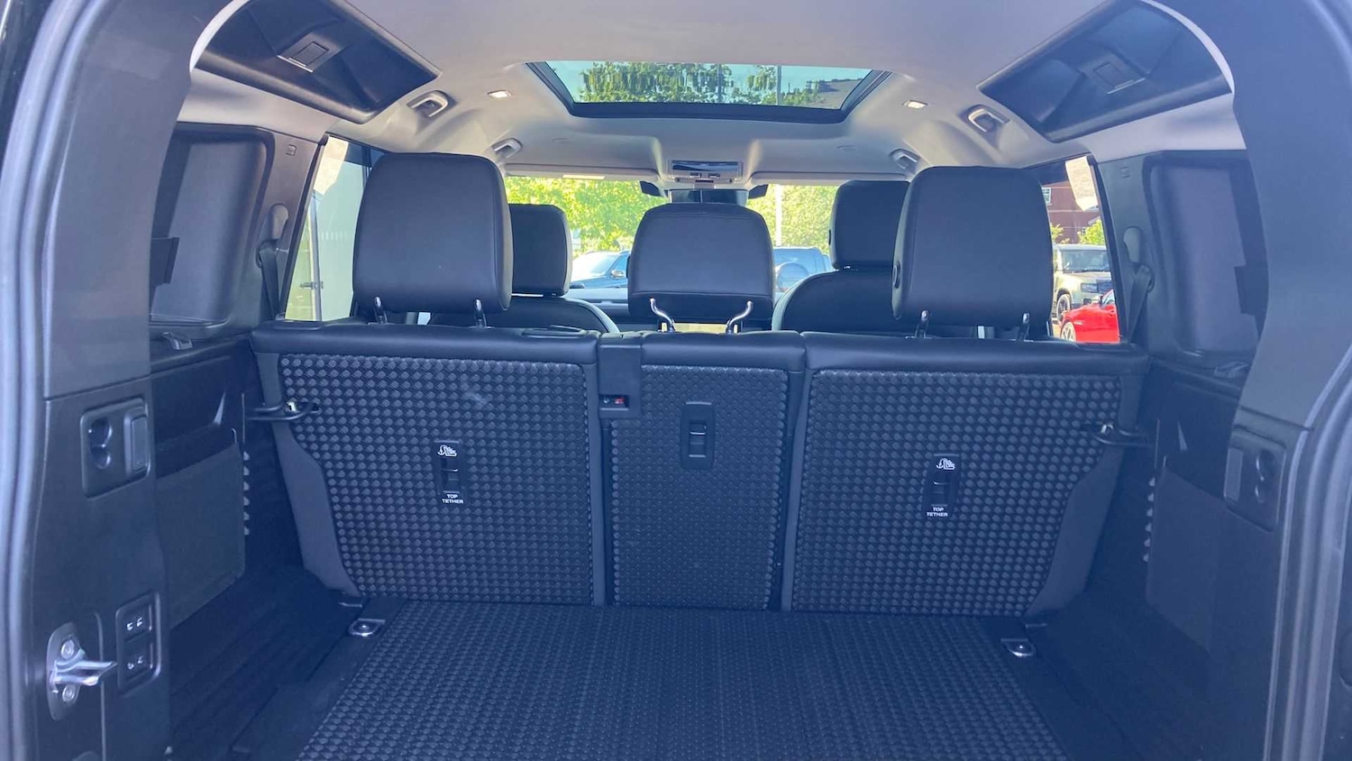 Used Land Rover Defender 2024 for sale - 76460257: Photo 10