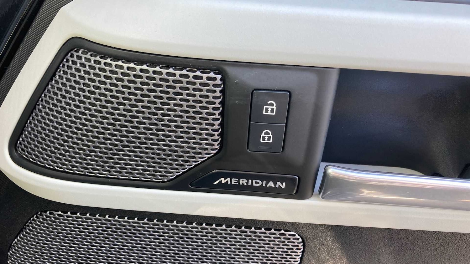 Used Land Rover Defender 2024 for sale - 76460257: Photo 29