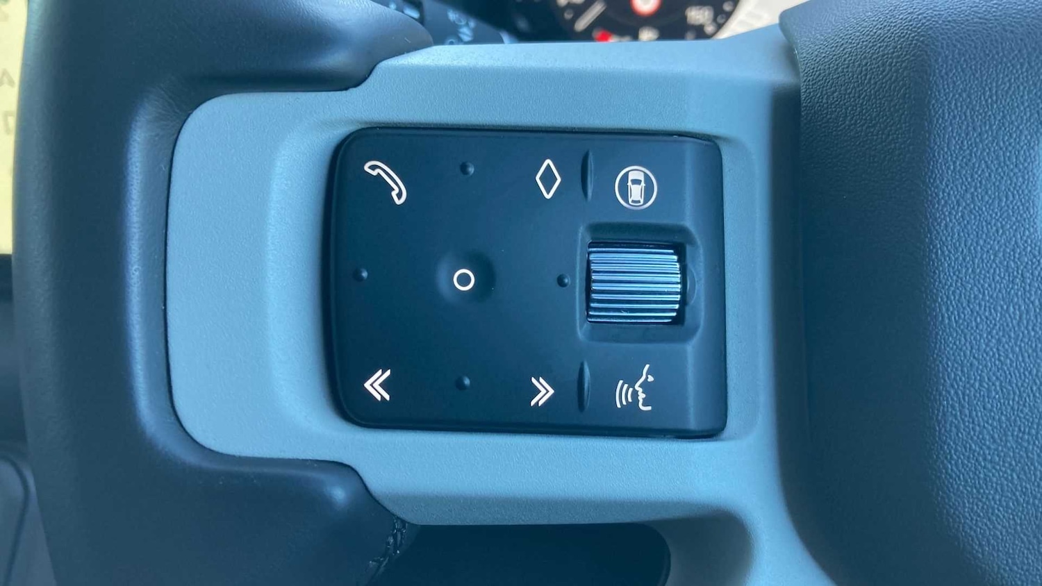 Used Land Rover Defender 2024 for sale - 76460257: Photo 30