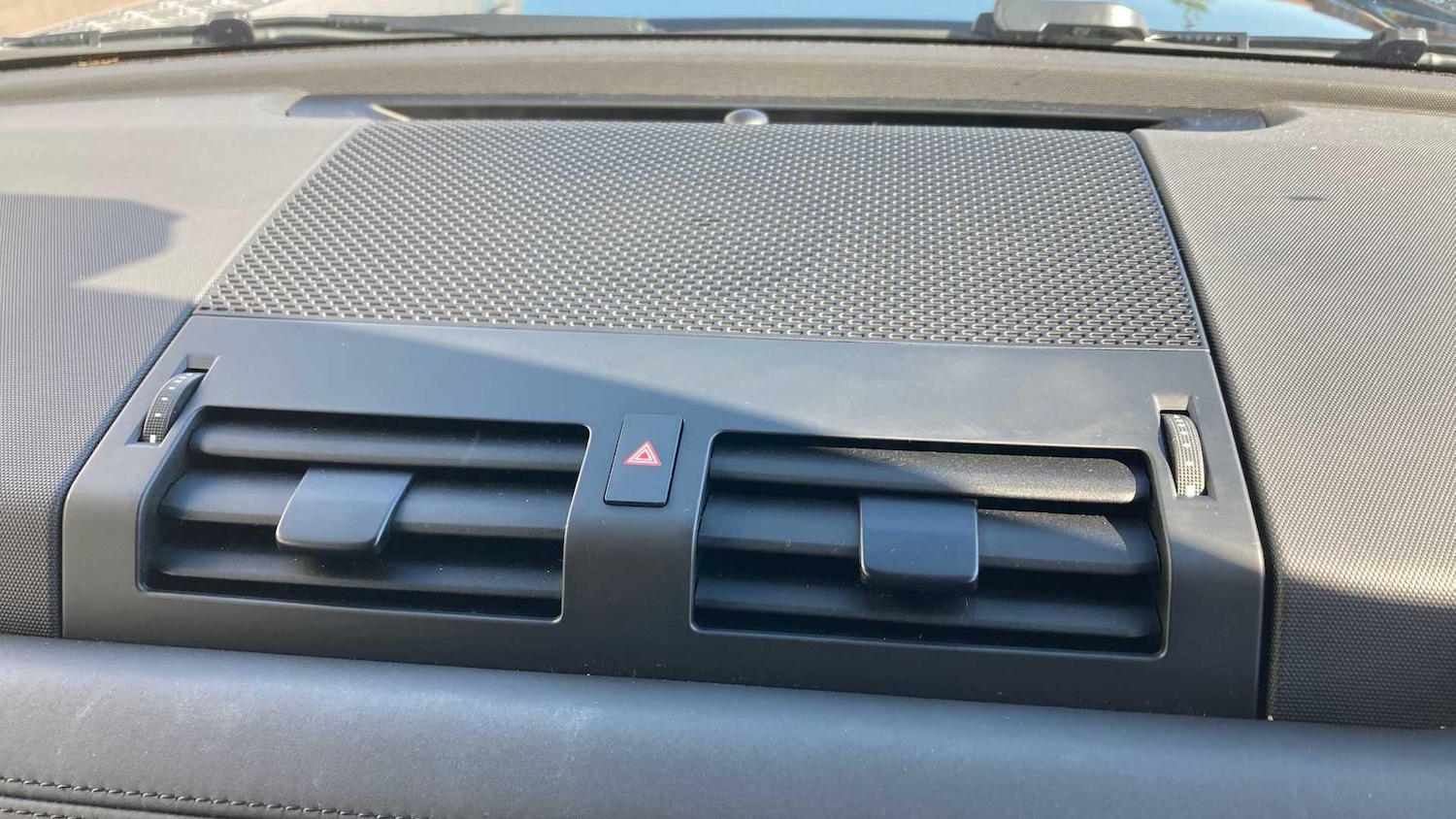 Used Land Rover Defender 2024 for sale - 76460257: Photo 33