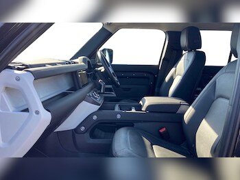 Used Land Rover Defender 2024 for sale - 76460257: Photo