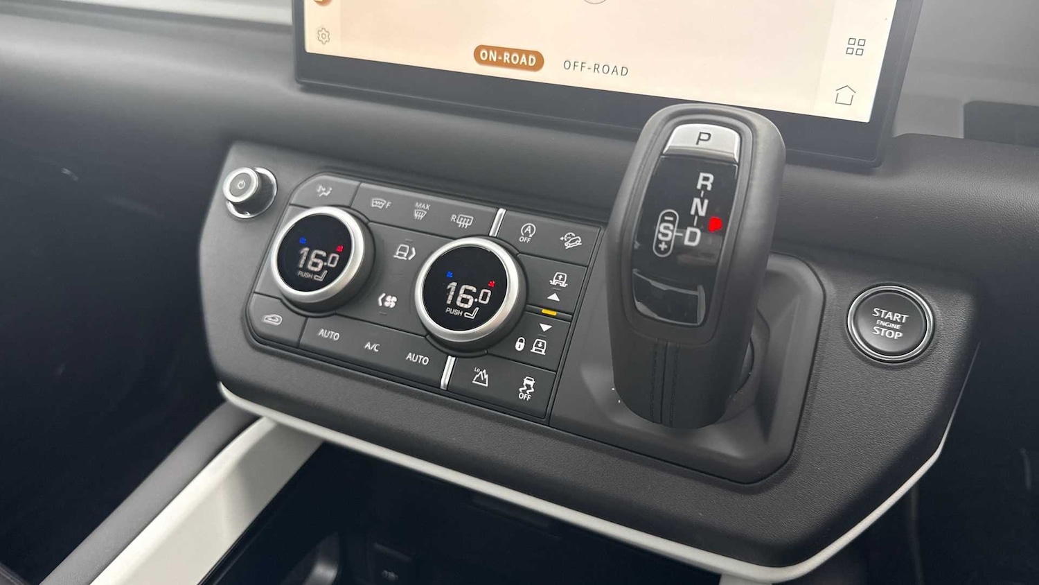 Used Land Rover Defender 2025 for sale - 76459876: Photo 13