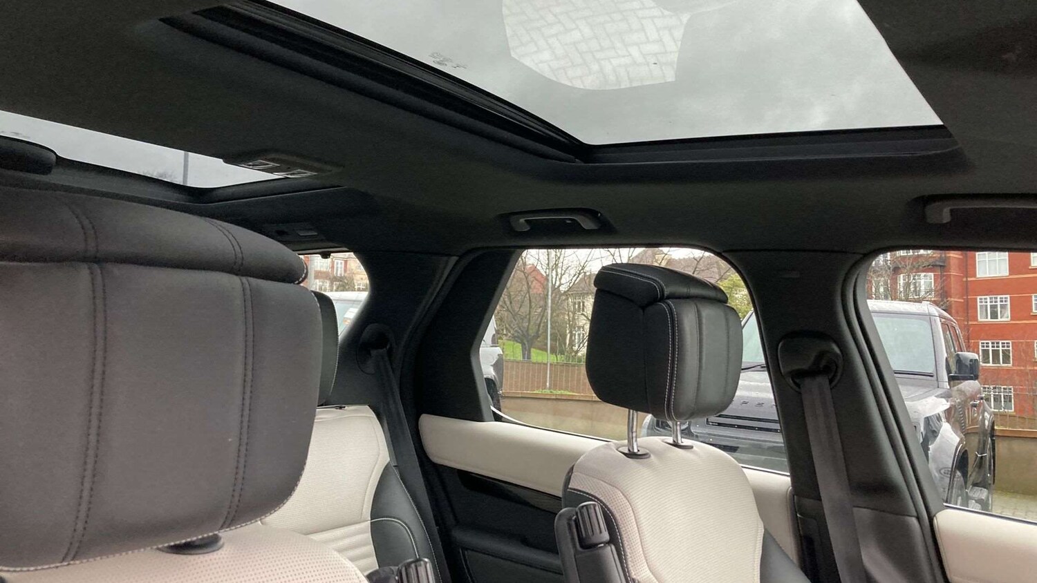 Used Land Rover Discovery 2022 for sale - 76761077: Photo 21