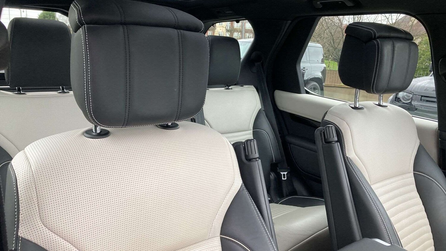 Used Land Rover Discovery 2022 for sale - 76761077: Photo 23