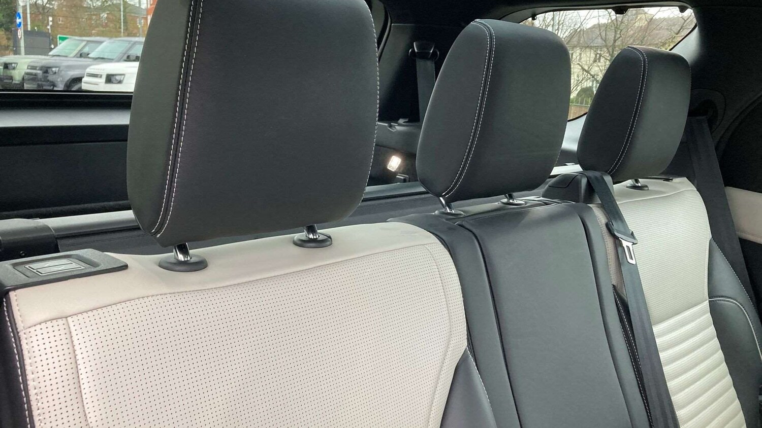 Used Land Rover Discovery 2022 for sale - 76761077: Photo 26