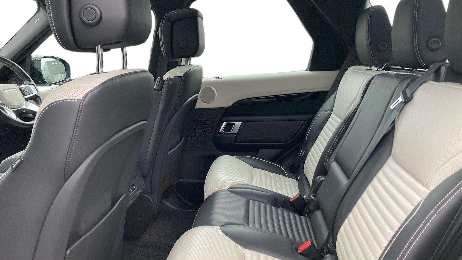 Used Land Rover Discovery 2022 for sale - 76761077: Photo 4