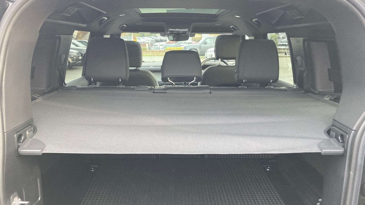 Used Land Rover Defender 2025 for sale - 76761104: Photo 10