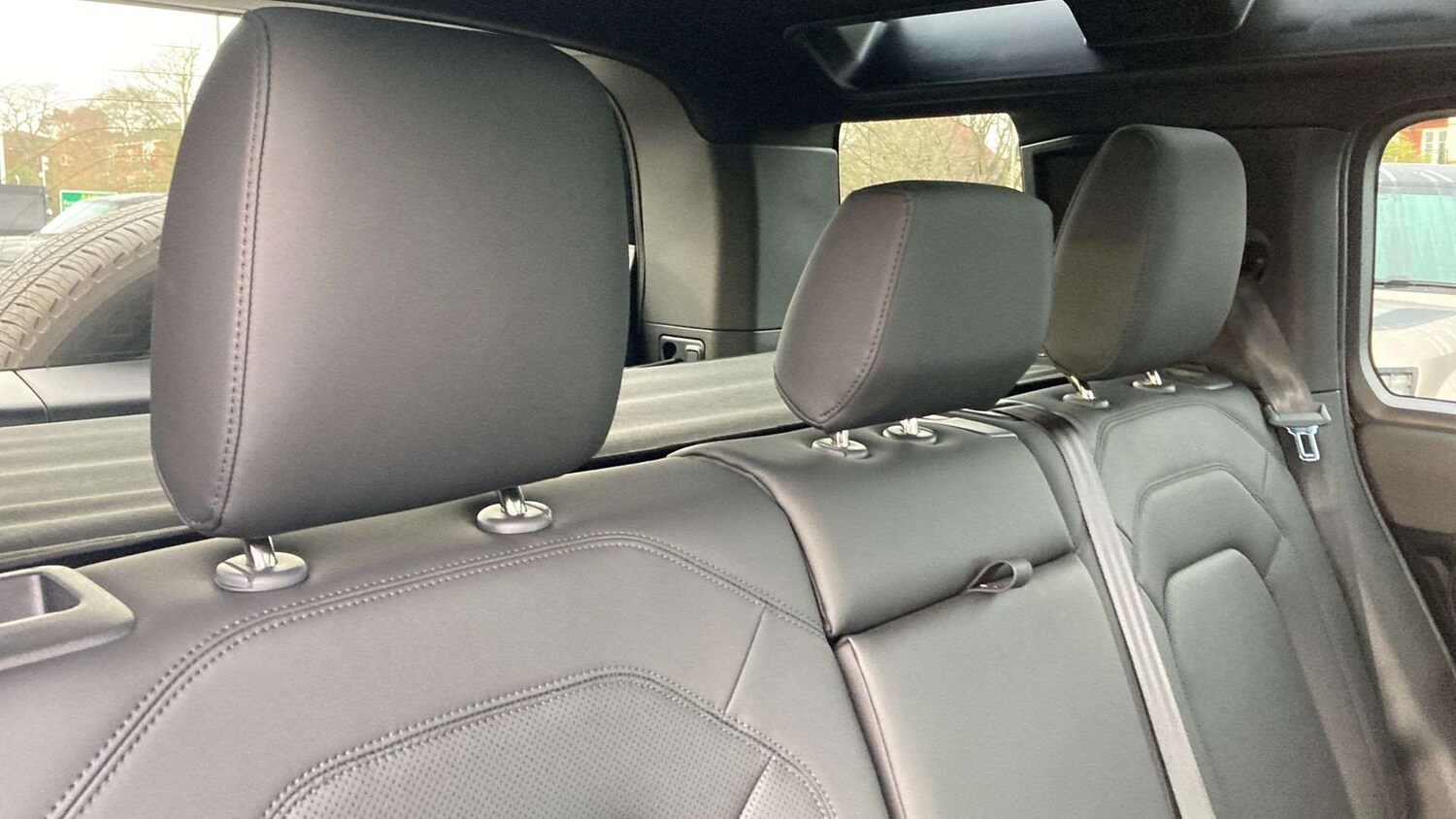 Used Land Rover Defender 2025 for sale - 76761104: Photo 33