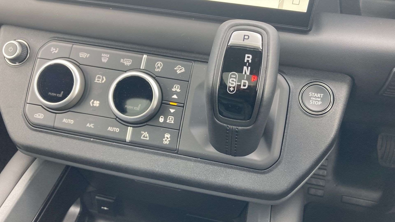 Used Land Rover Defender 2025 for sale - 76501914: Photo 13