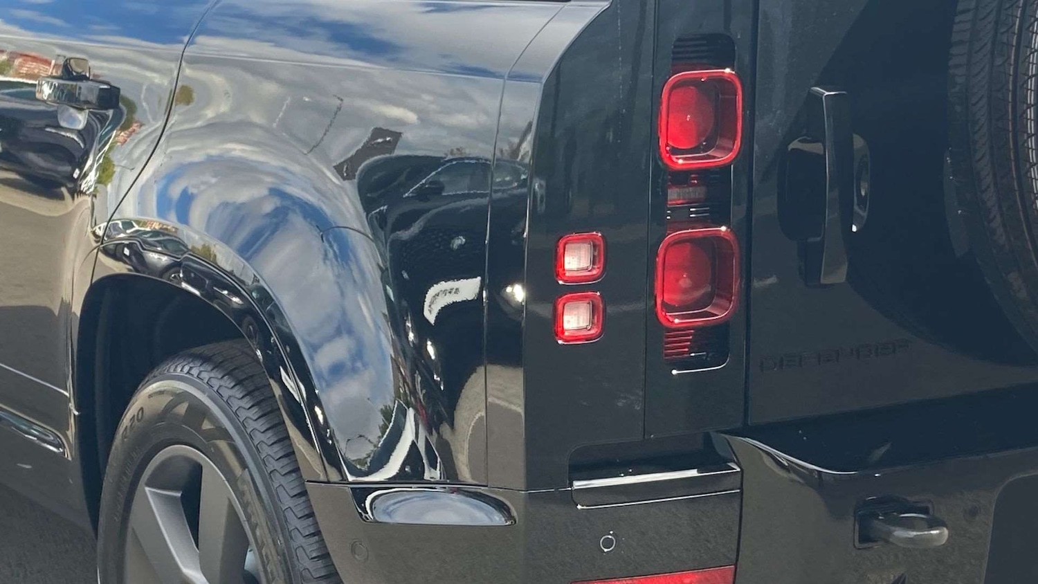 Used Land Rover Defender 2025 for sale - 76501914: Photo 19