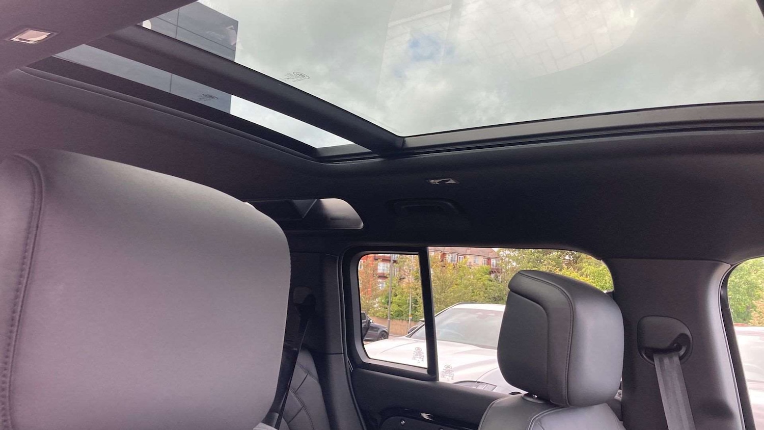 Used Land Rover Defender 2025 for sale - 76501914: Photo 21