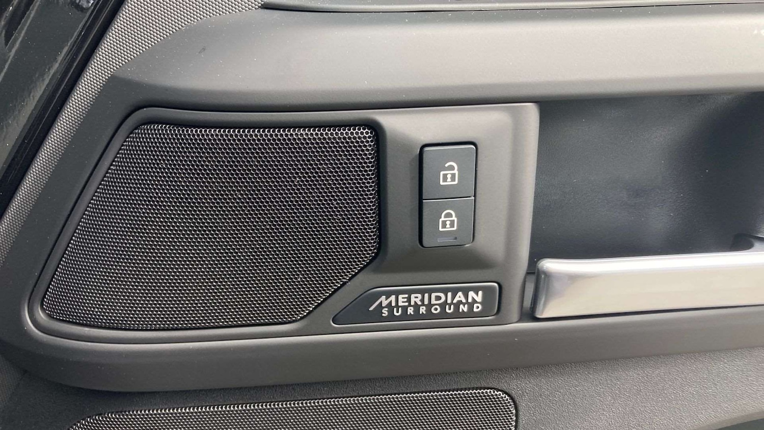 Used Land Rover Defender 2025 for sale - 76501914: Photo 25