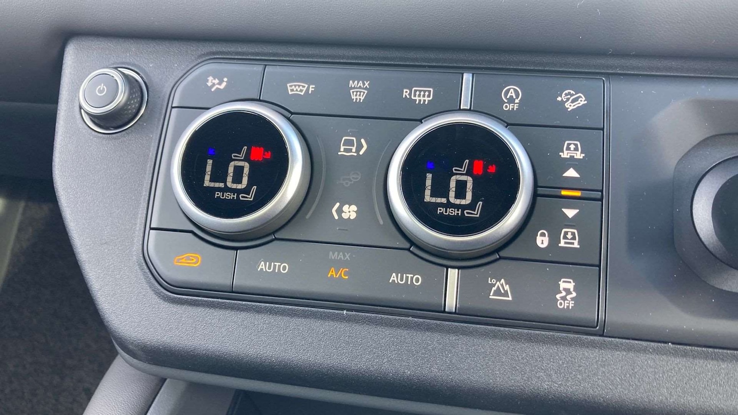 Used Land Rover Defender 2025 for sale - 76501914: Photo 26